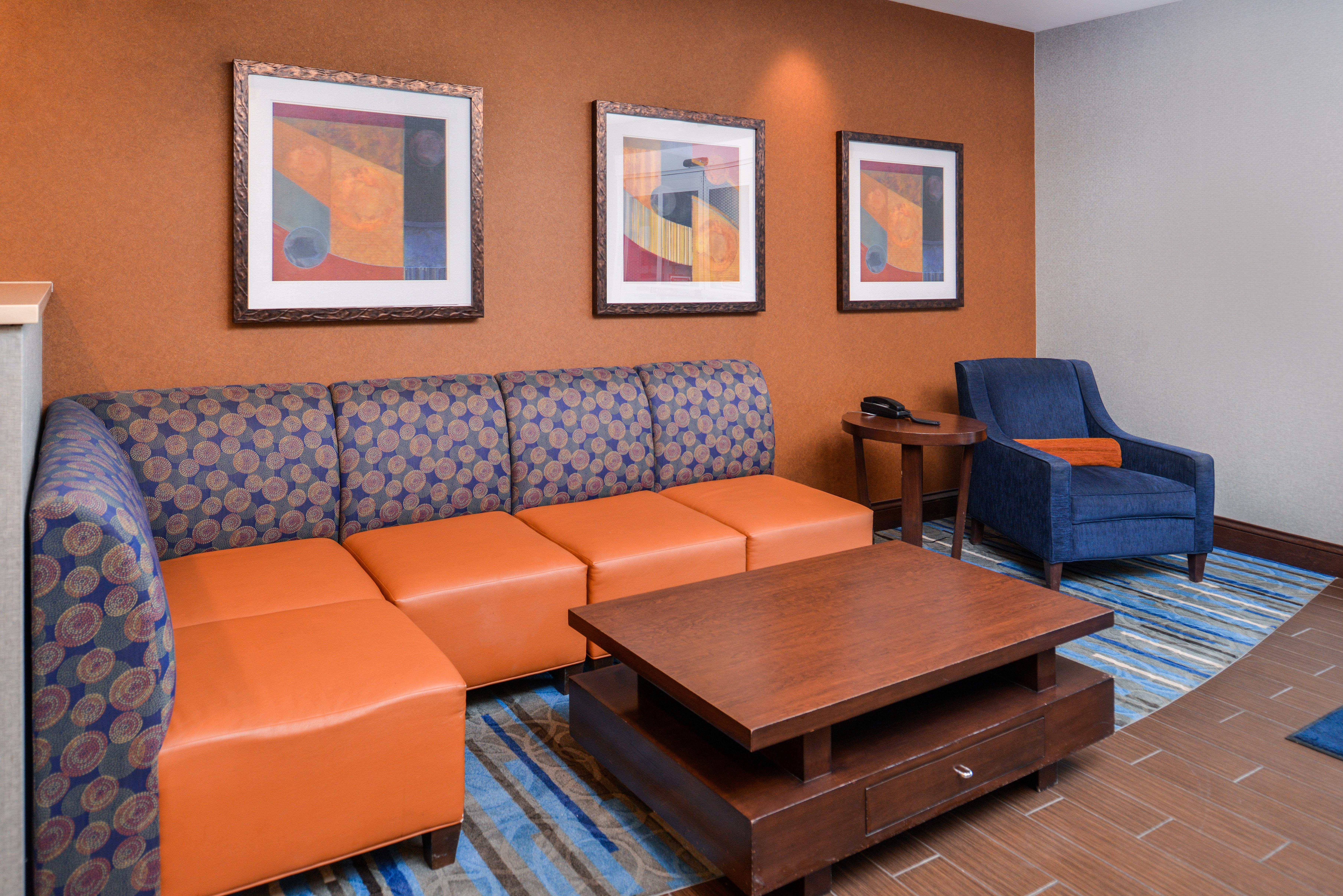 Holiday Inn Express Hotel & Suites York By Ihg Экстерьер фото